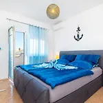 Villa Blue Swan - - - Netflix *