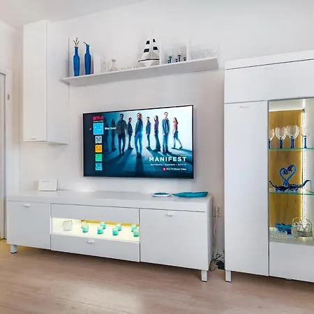 Villa Blue Swan - - - Netflix Pirovac