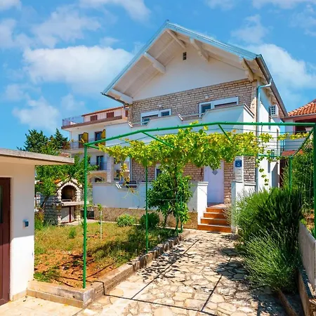 Villa Blue Swan - - - Netflix Pirovac