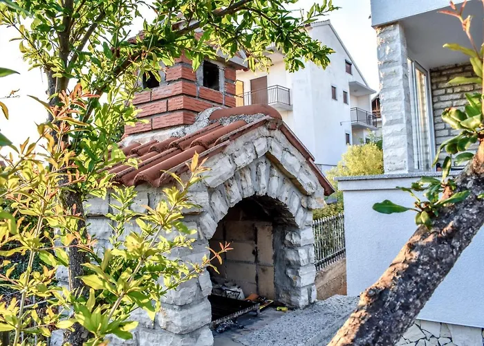 Blue Swan - - - Netflix Пировац